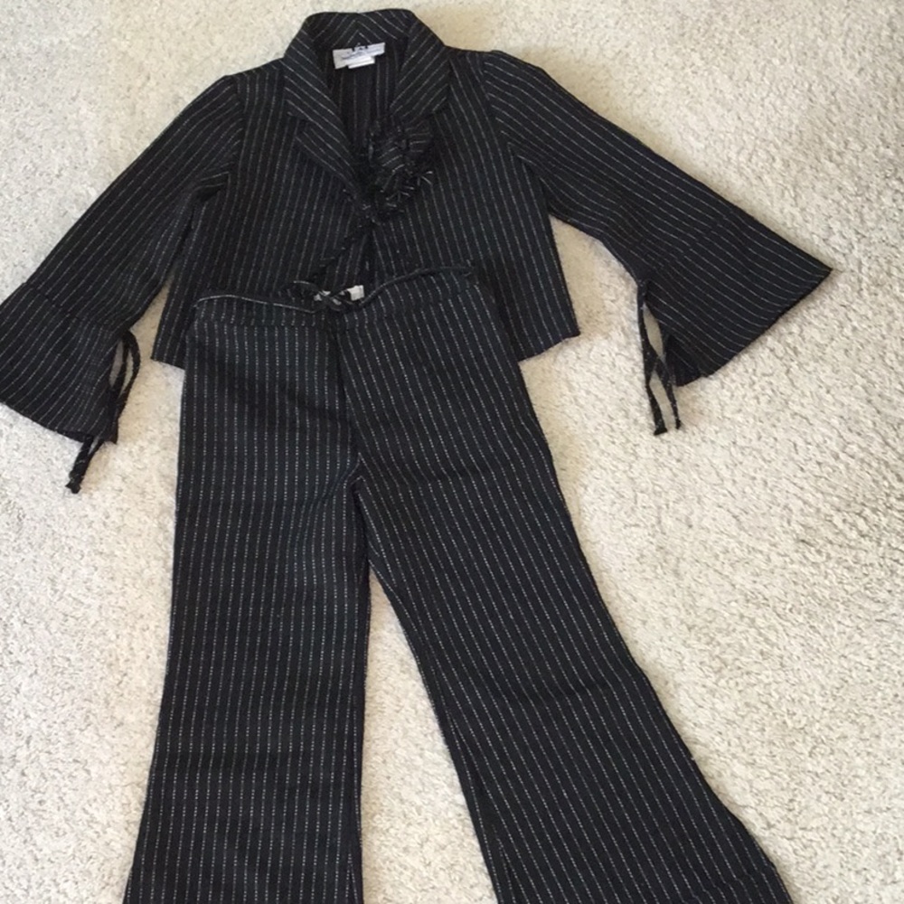 JM Originals 2 Piece Suit Set Pinstriped Jacket & Pants 5 Party Holiday NEW